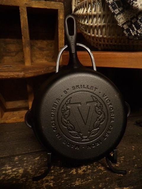 8" Victoria Cast Iron Skillet - CNC Machined Smooth