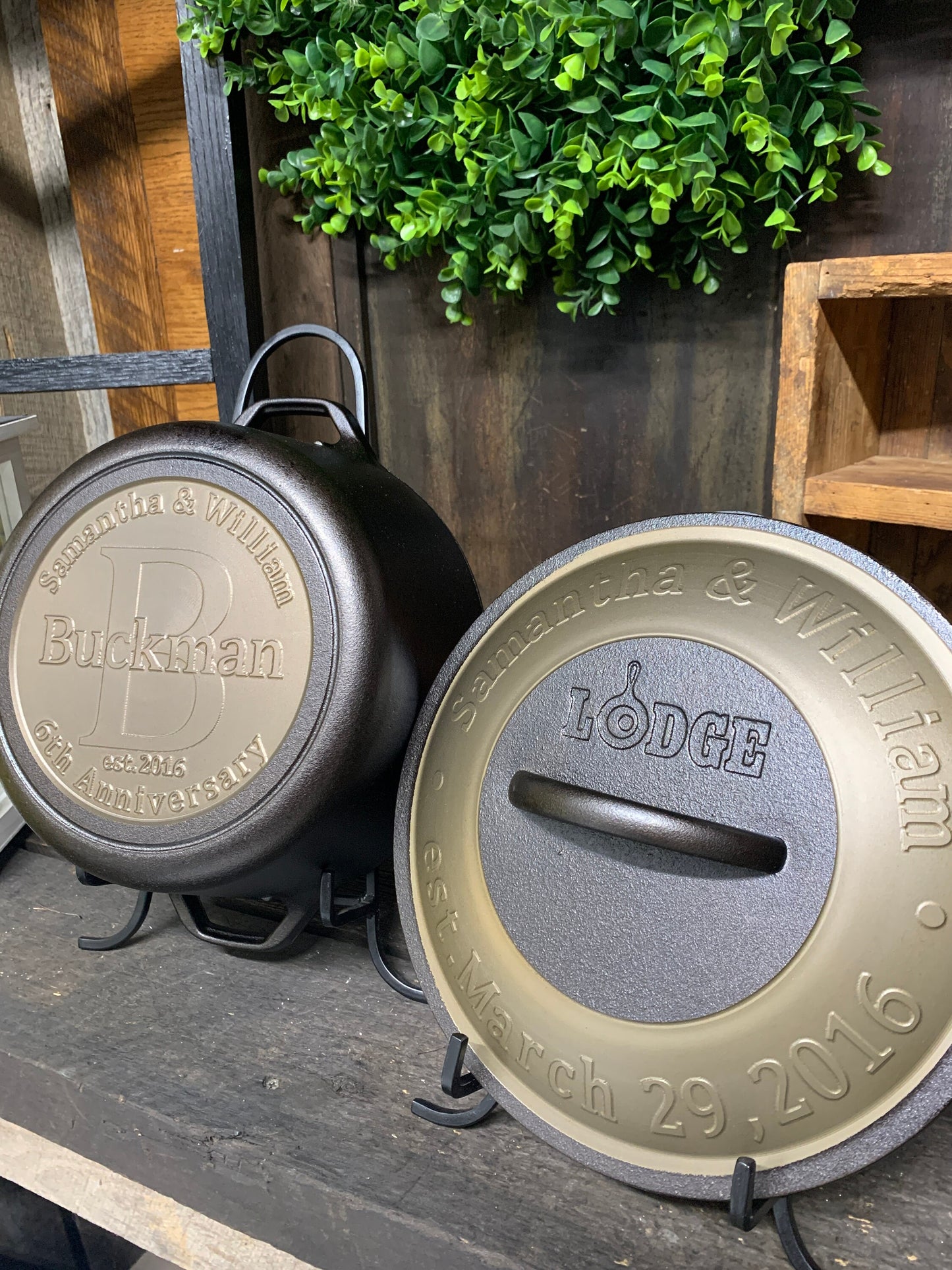 Personalized Lodge 5-Quart Cast Iron Dutch Oven - CNC Machined