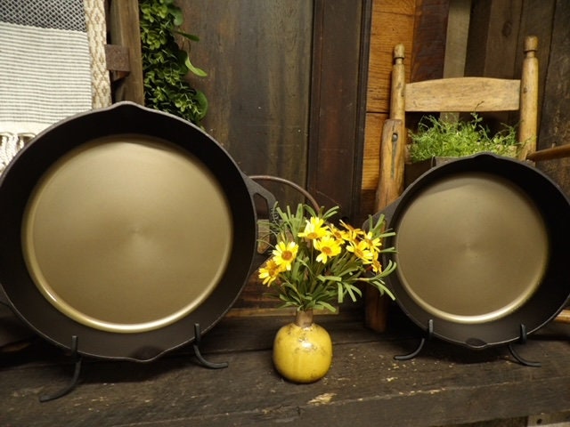 12" Lodge Dual Handle Cast Iron Skillet - CNC Machined Smooth