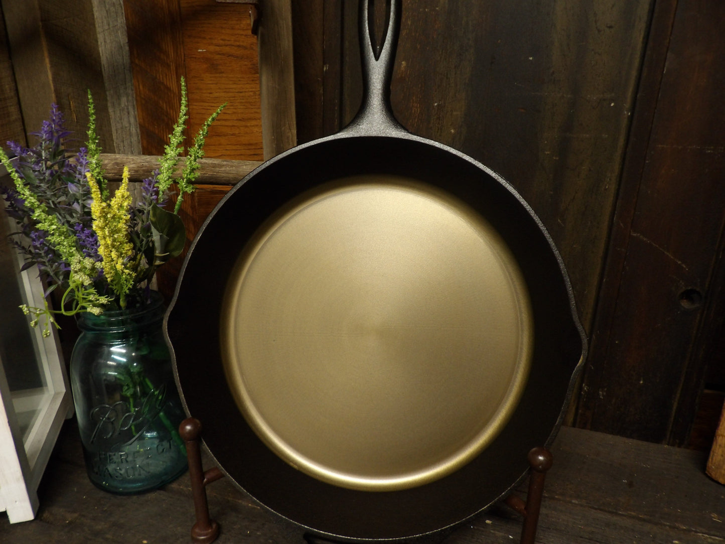 12" CNC (Lodge brand) machined floor Smooth Cast Iron Skillet