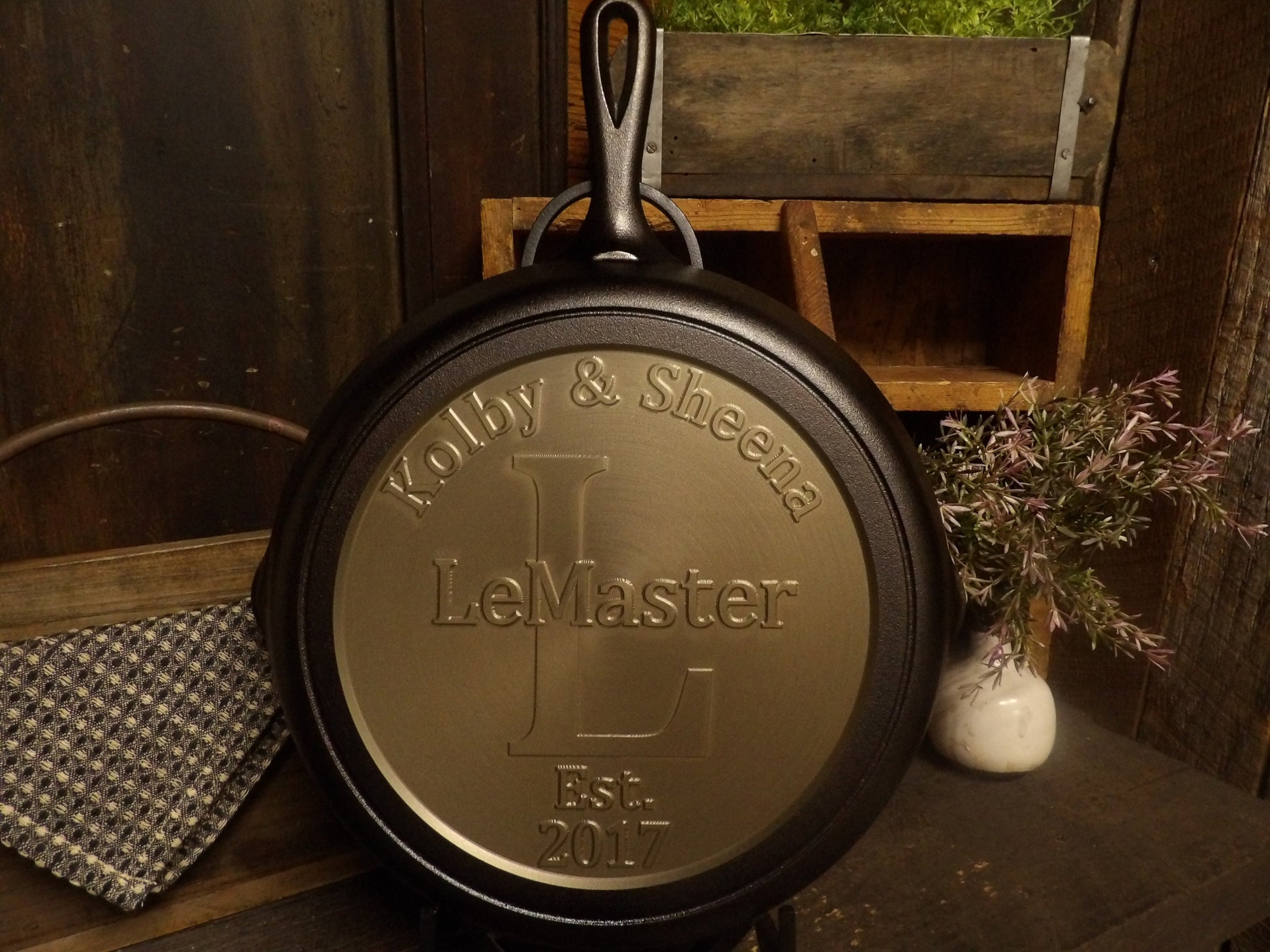 Personalized Cast Iron Skillet - Anniversary & Wedding Gift