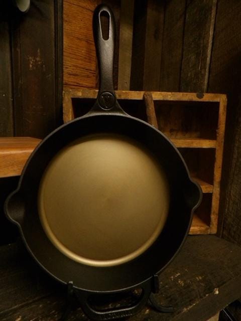 12" CNC Machined Smooth Floor Skillet (Victoria)