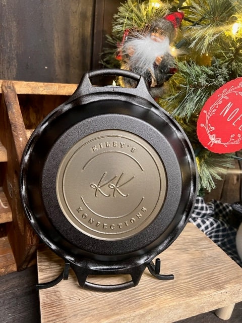 Custom Engraved 9" Lodge Cast Iron Pie Pan