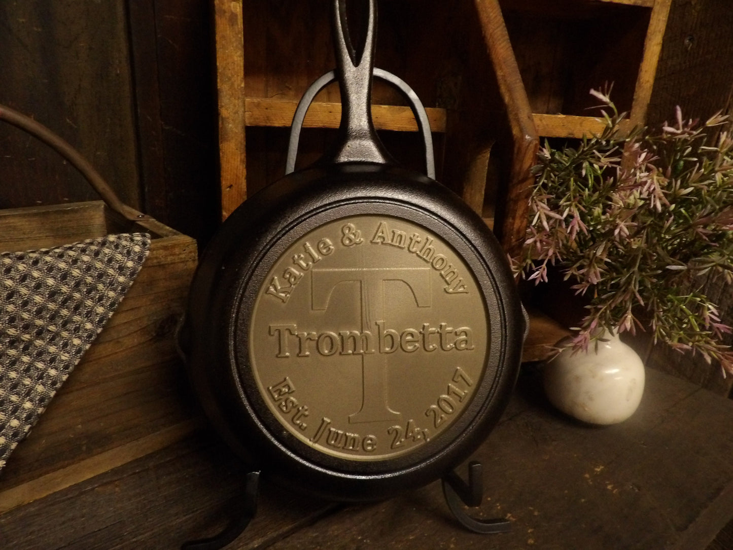 Personalized Cast Iron Skillet - Anniversary & Wedding Gift