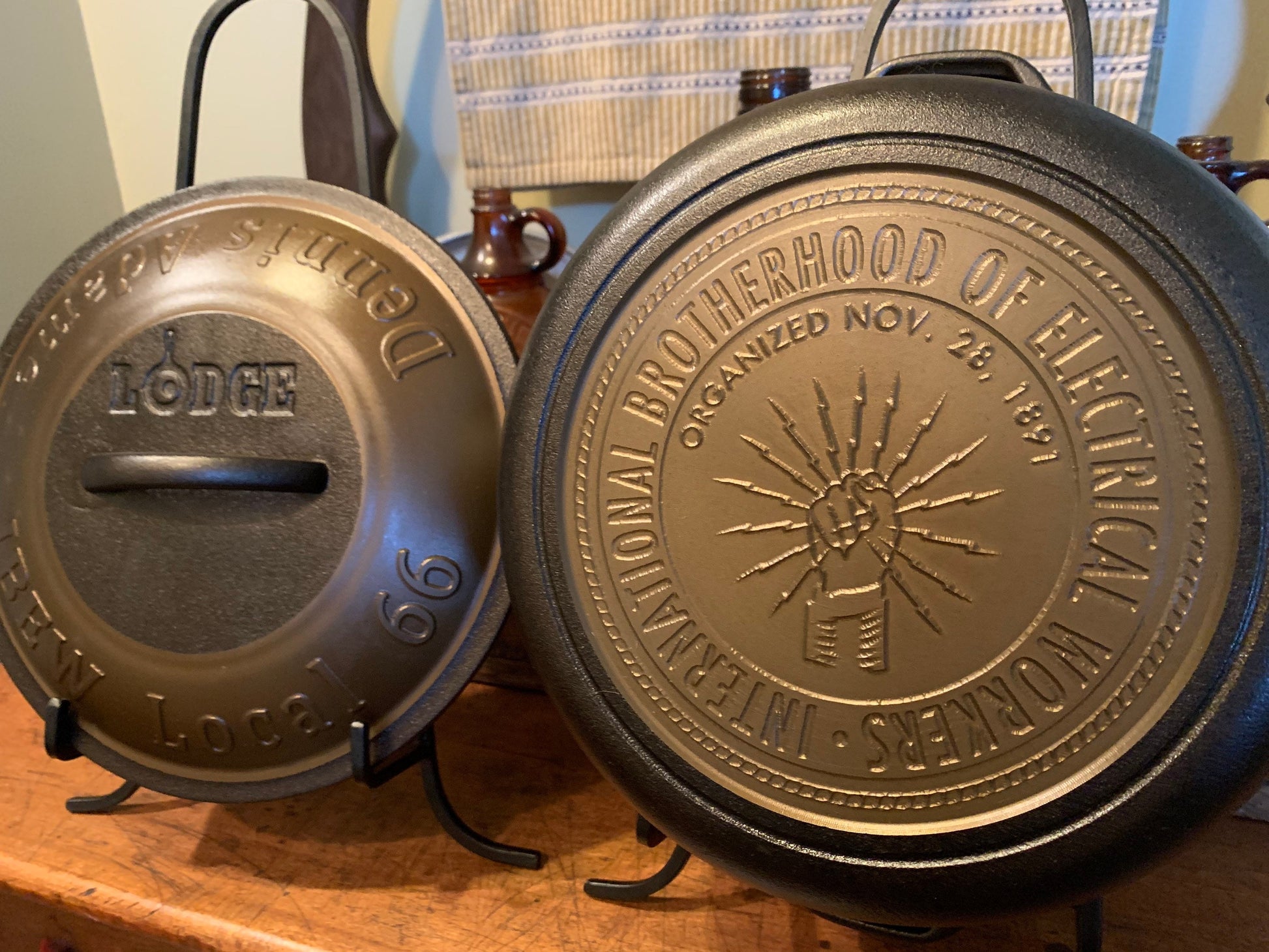 Personalized Lodge 7 Quart Cast Iron Dutch Oven - CNC Machined