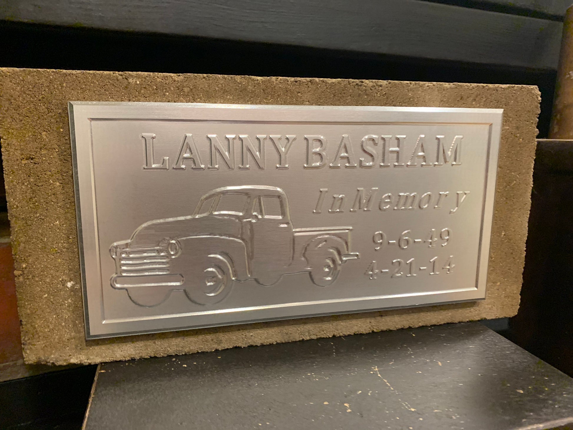 Custom Aluminum Memorial Plaques & Honor Markers