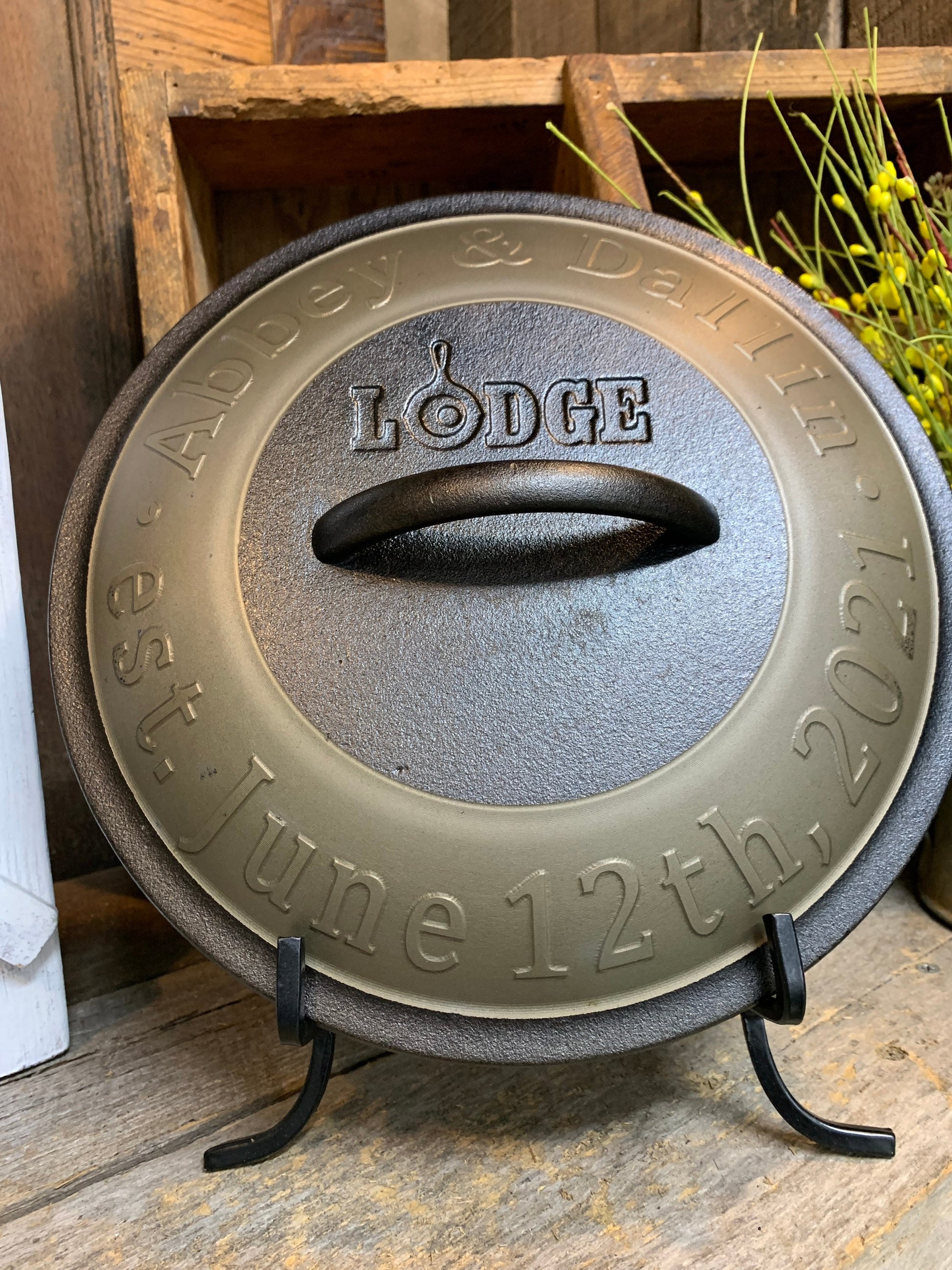 Personalized Lodge 5-Quart Cast Iron Dutch Oven - CNC Machined
