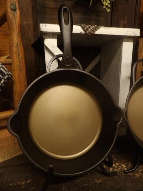 8" Victoria Cast Iron Skillet - CNC Machined Smooth