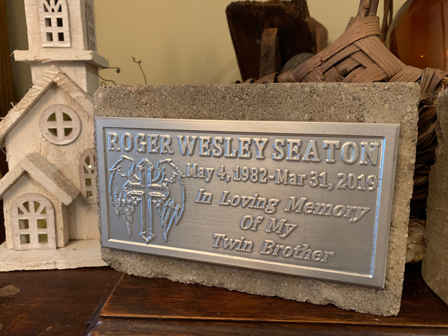 Custom Aluminum Memorial Plaques & Honor Markers