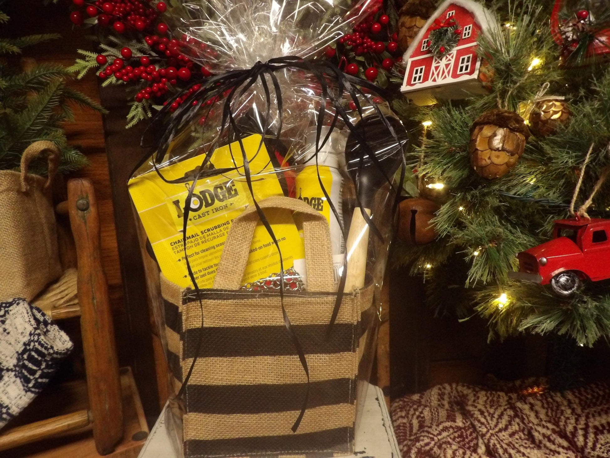 Season & Scrub Cast Iron Gift Basket - Lodge Care Essentials