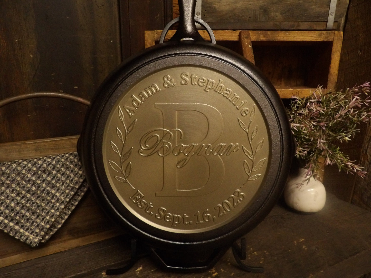 Personalized Cast Iron Skillet - Anniversary & Wedding Gift
