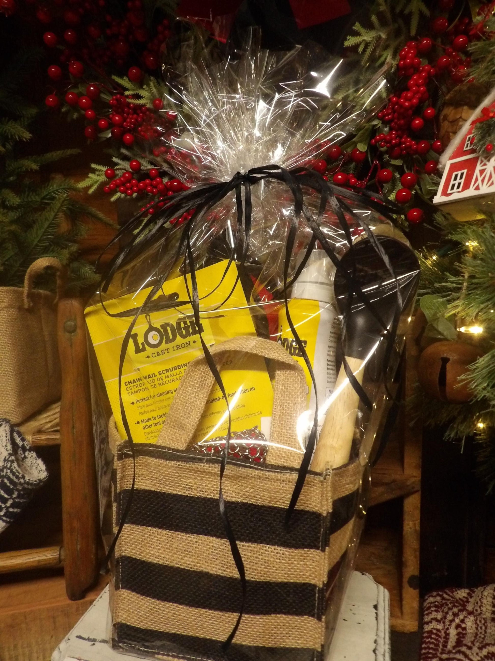 Season & Scrub Cast Iron Gift Basket - Lodge Care Essentials