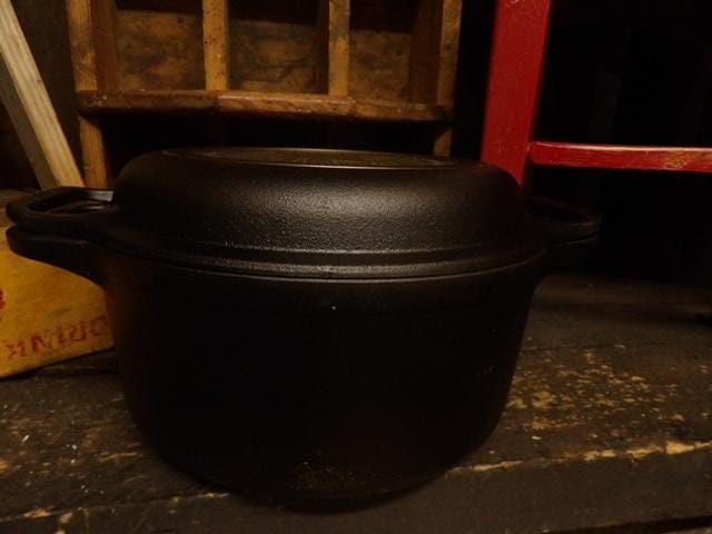Personalized 6 Qt Cast Iron Dutch Oven Combo Cooker - Victoria