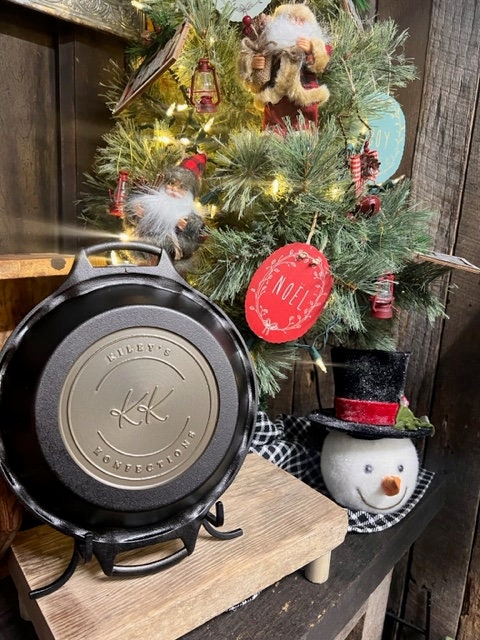 Custom Engraved 9" Lodge Cast Iron Pie Pan